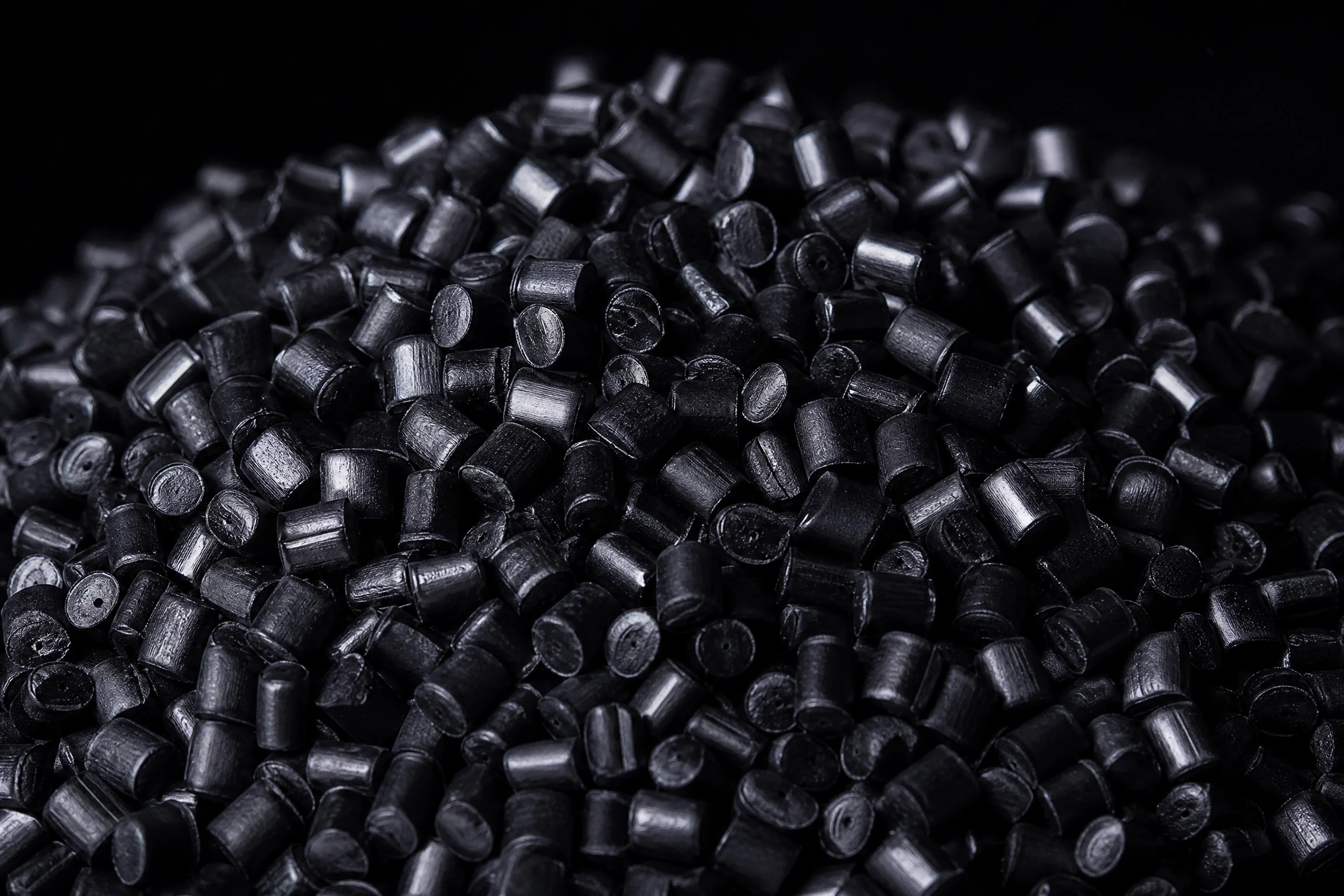 Engineering thermoplastic resin pellets